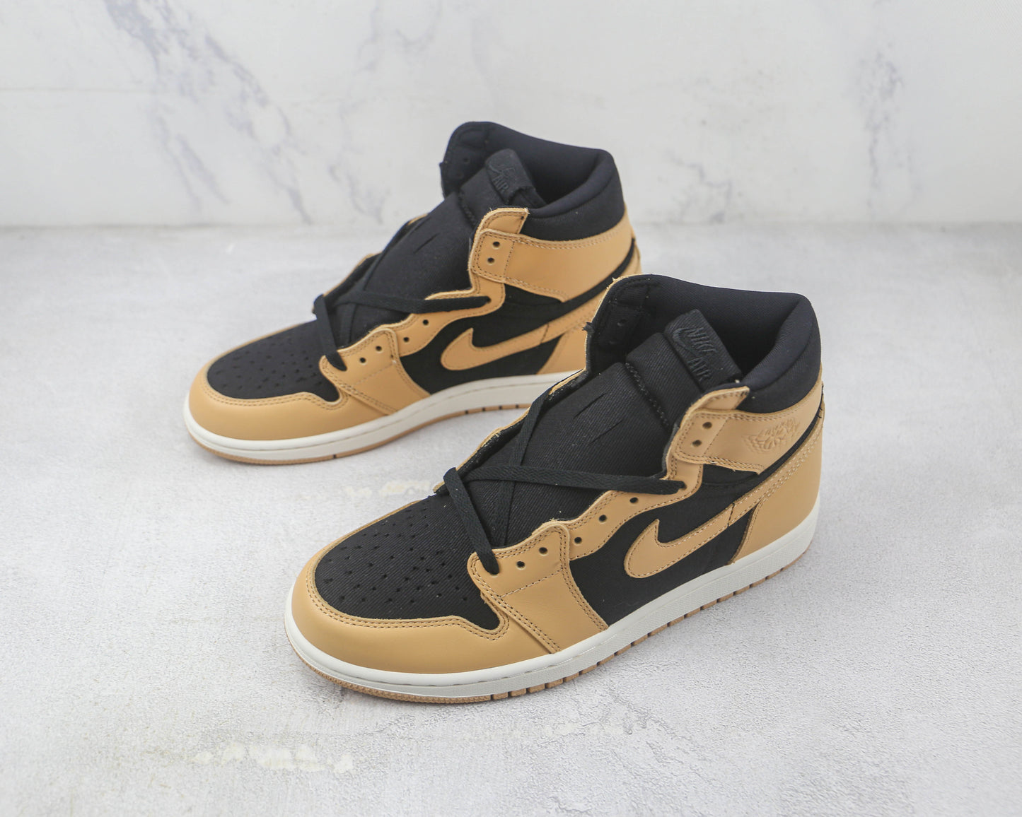 Air Jordan 1 High Heirloom