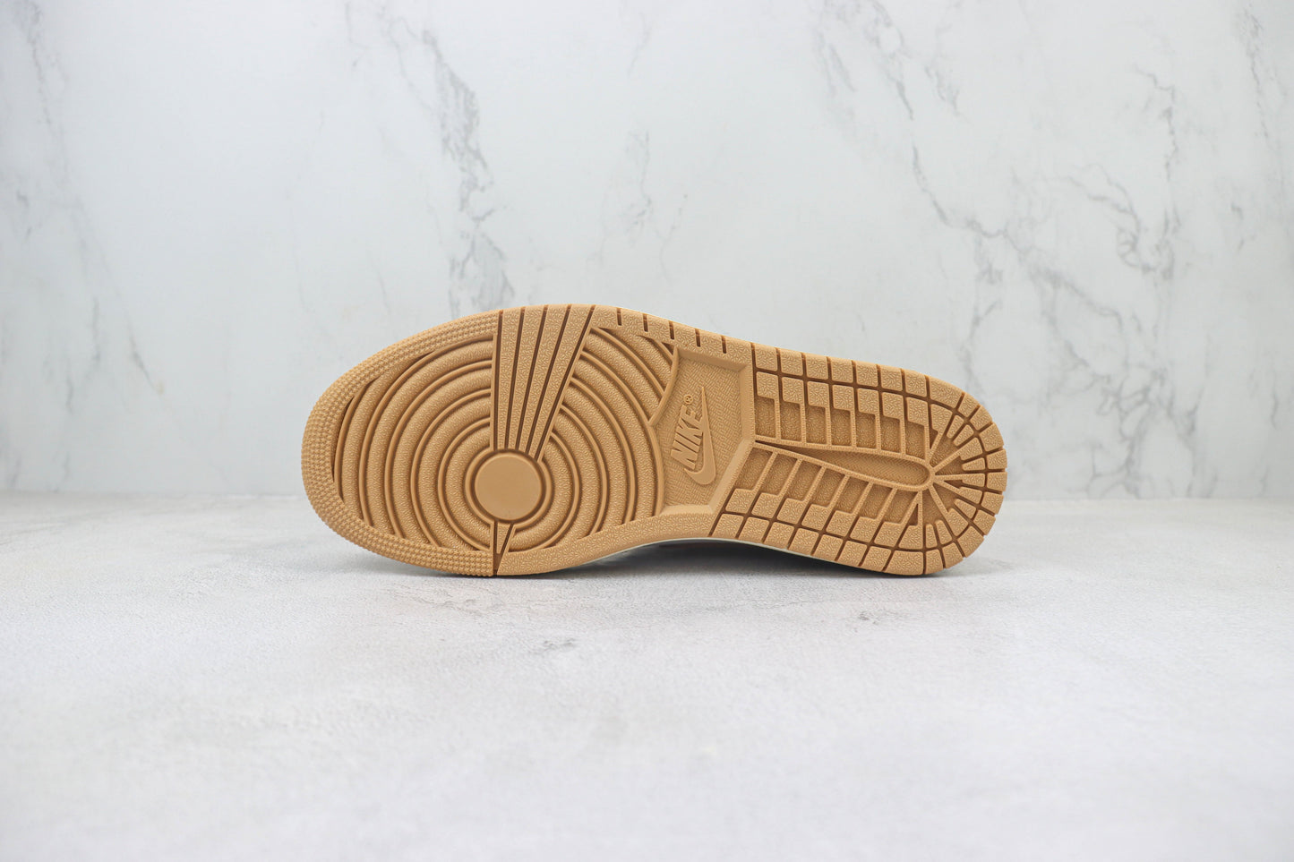 Air Jordan 1 High Praline