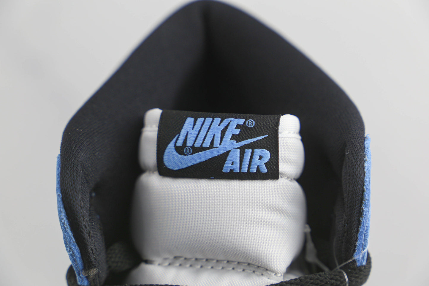 Air Jordan 1 High University Blue