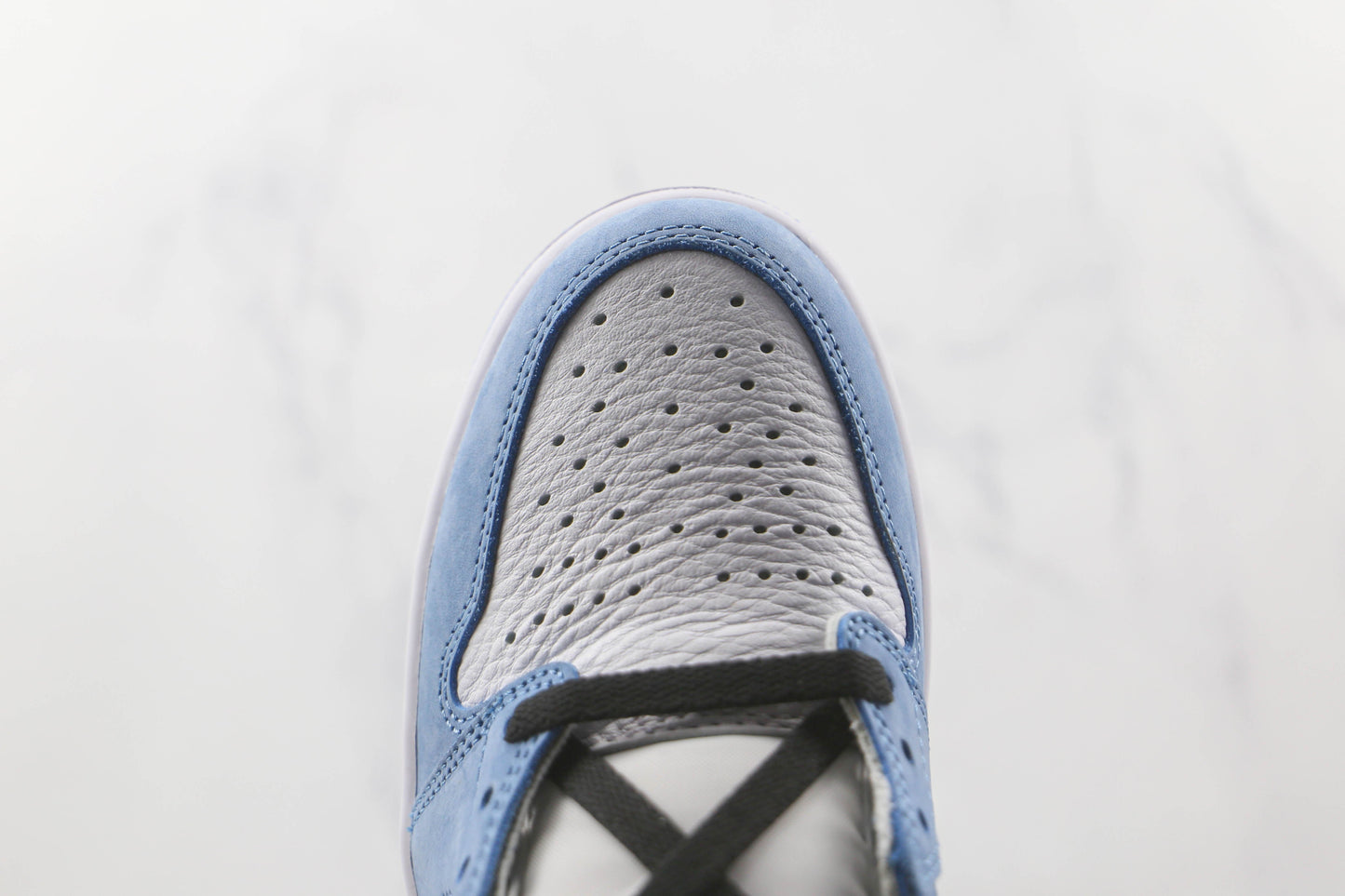 Air Jordan 1 High University Blue