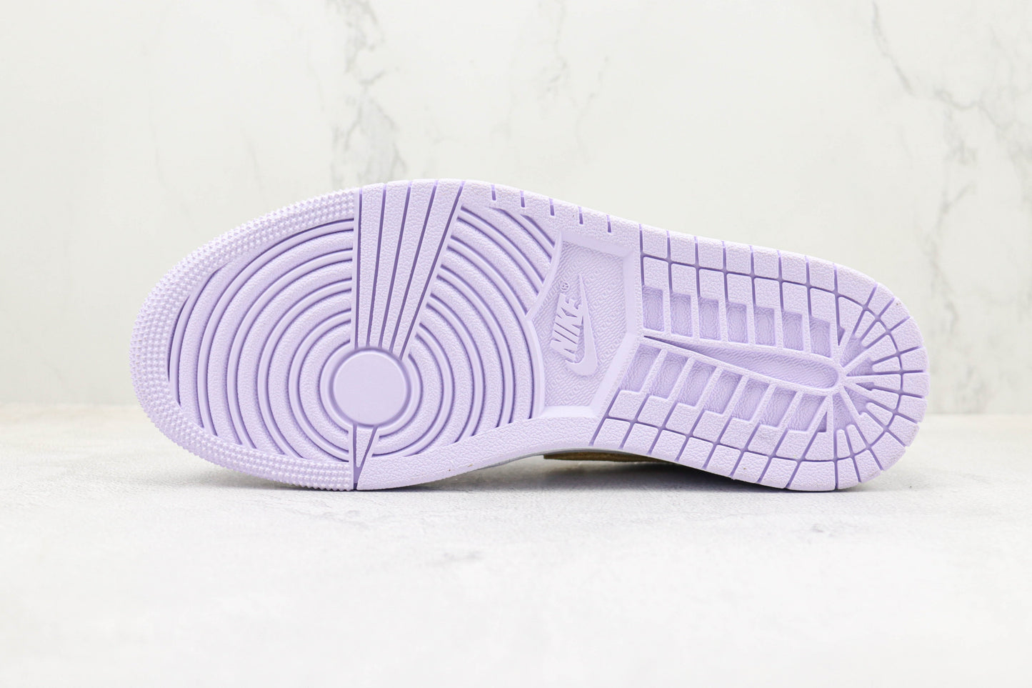 Air Jordan 1 Low Barely Grape