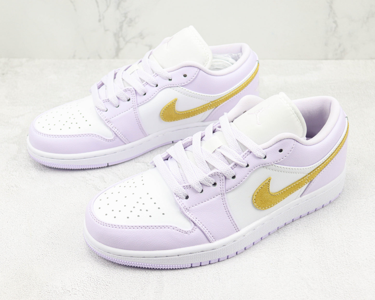 Air Jordan 1 Low Barely Grape
