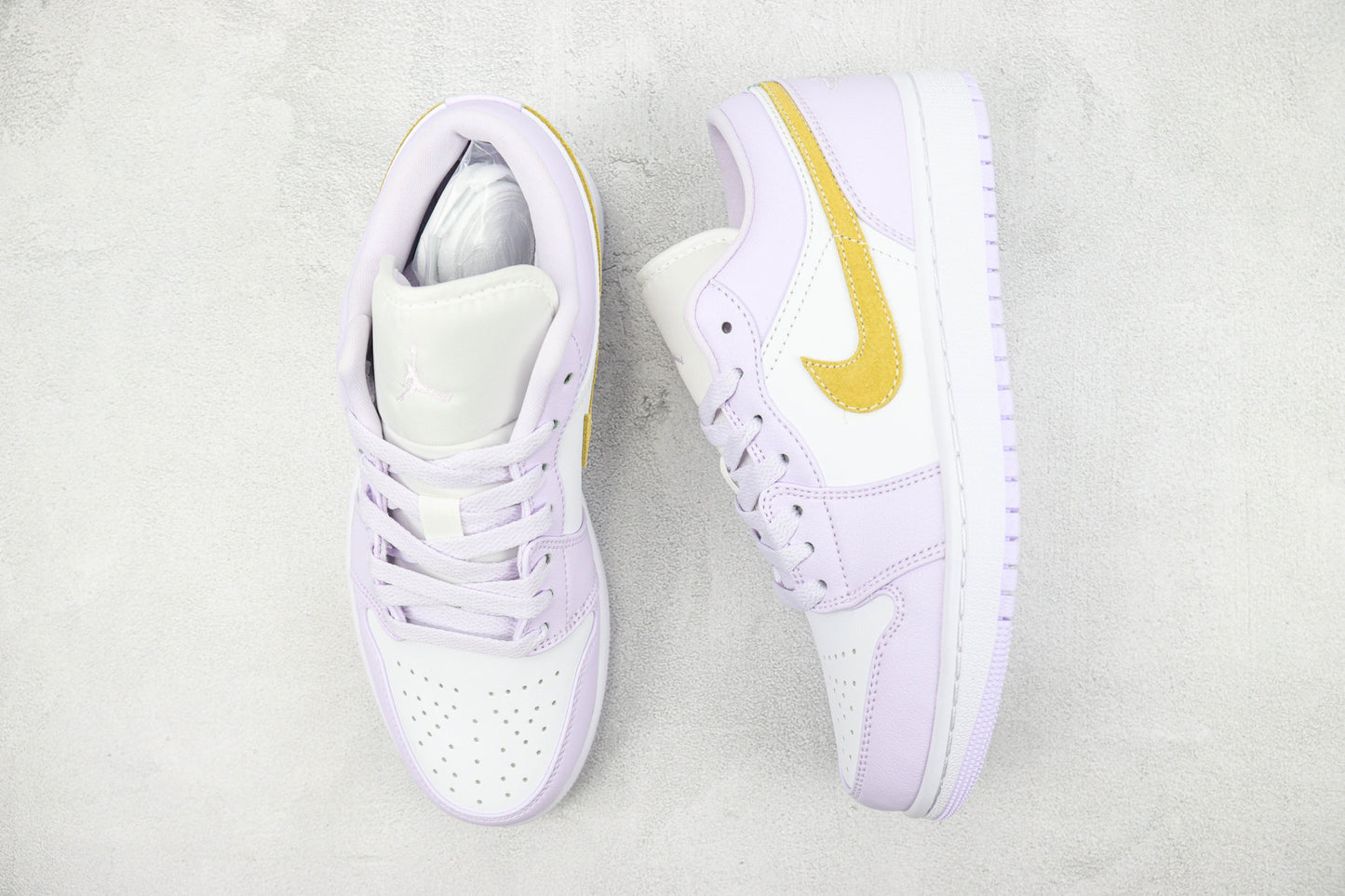 Air Jordan 1 Low Barely Grape