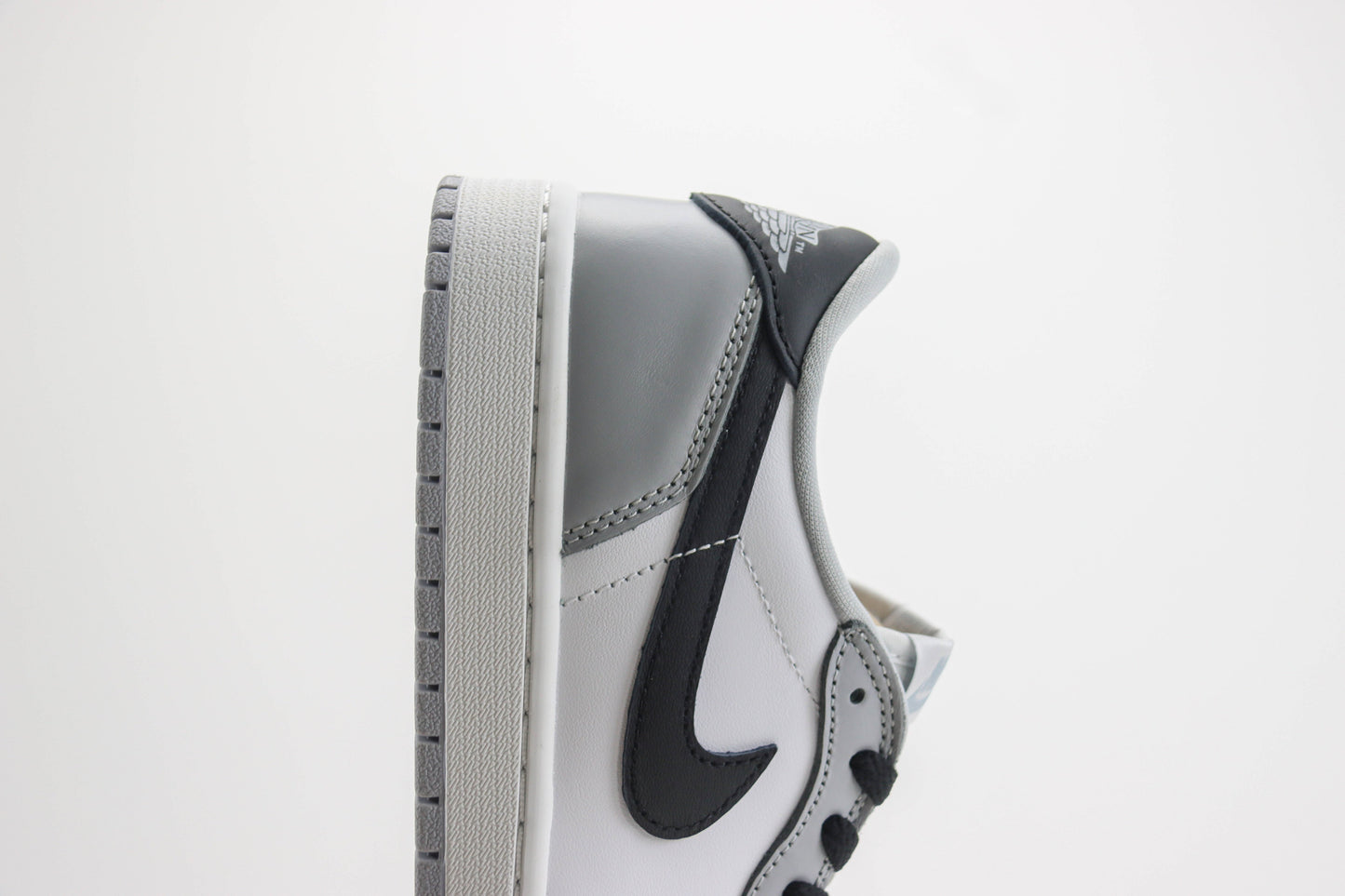 Air Jordan 1 Low Barons