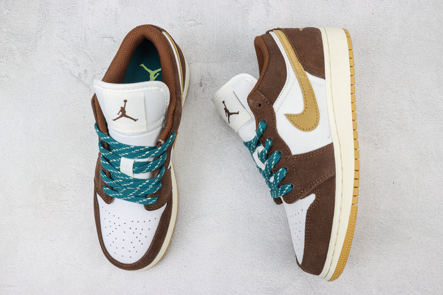 Air Jordan 1 Low Cacao Wow Geode Teal
