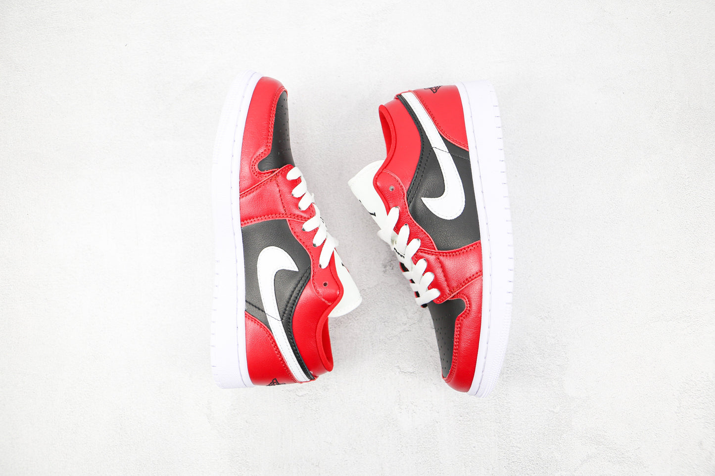 Air Jordan 1 Low Chicago Flip
