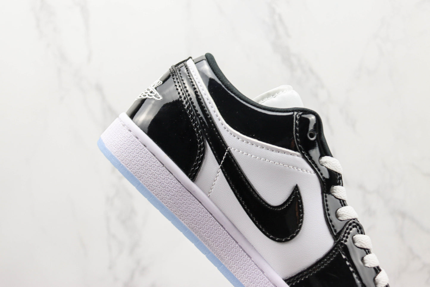Air Jordan 1 Low Concord