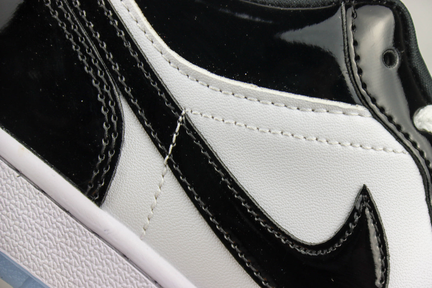 Air Jordan 1 Low Concord