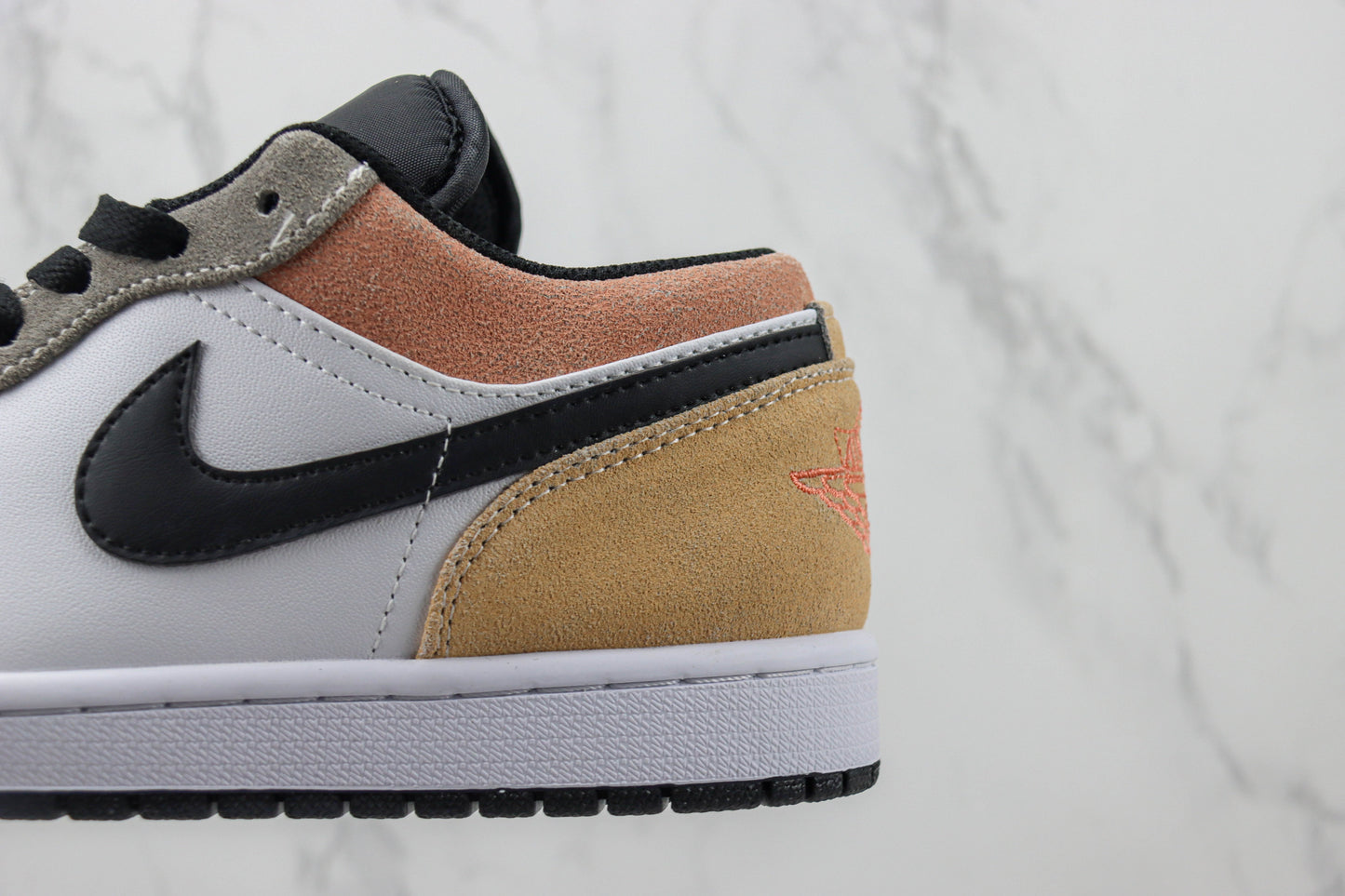 Air Jordan 1 Low Flight Club