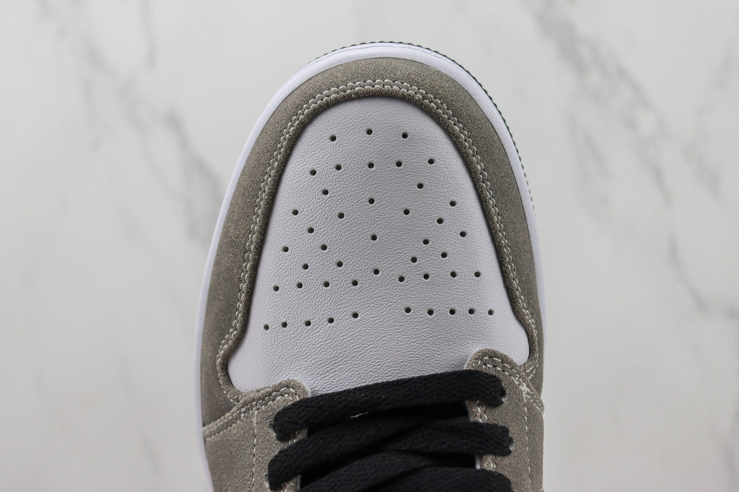 Air Jordan 1 Low Flight Club