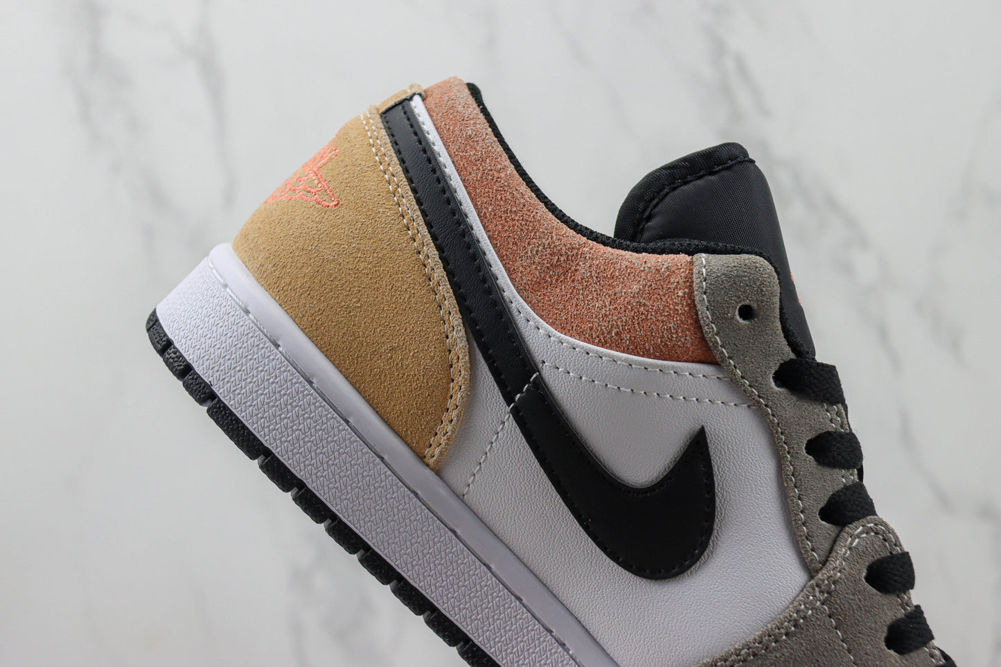 Air Jordan 1 Low Flight Club