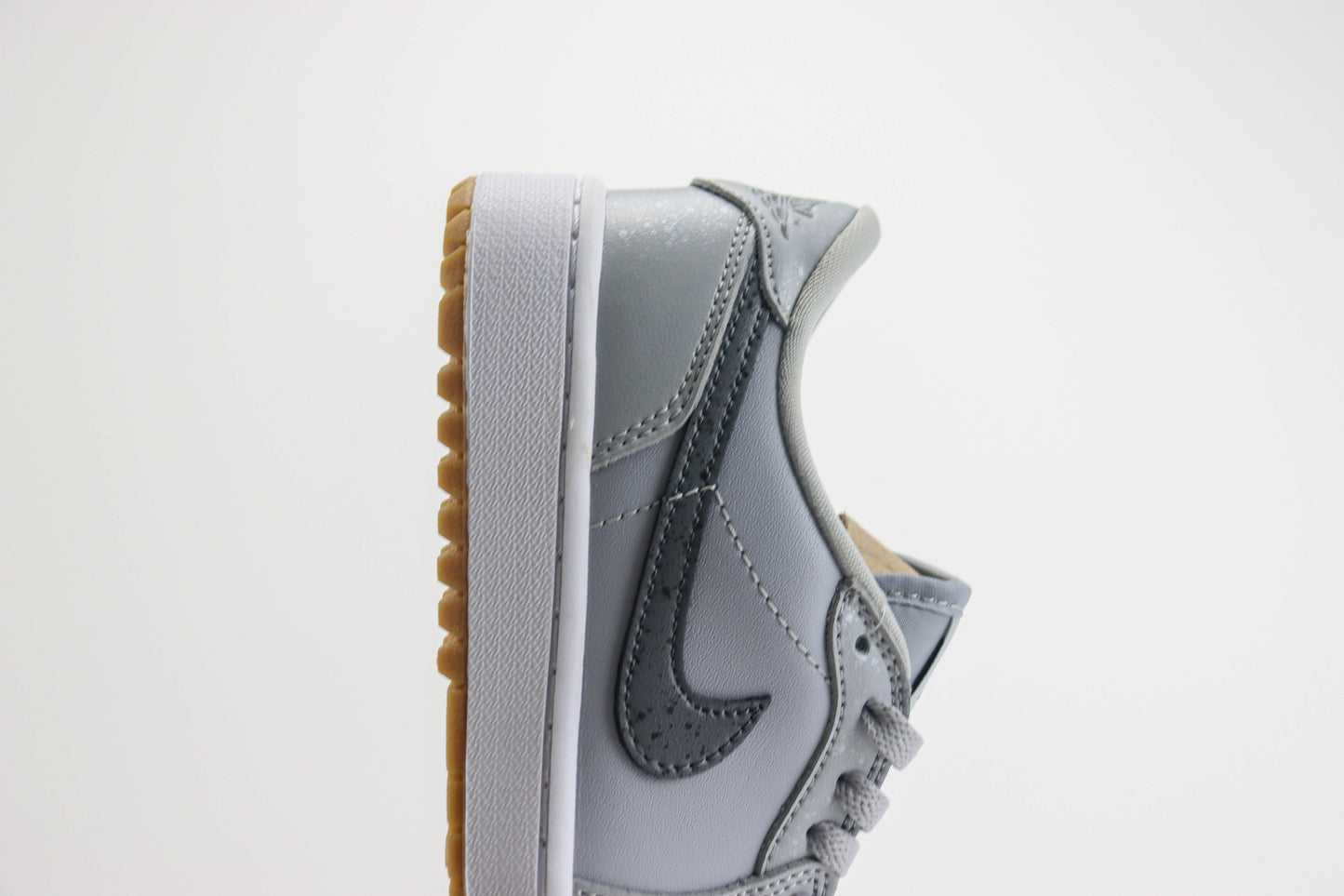 Air Jordan 1 Low Golf Grey White Gum