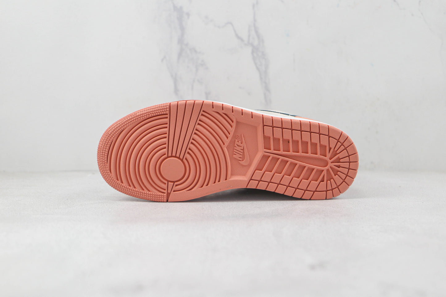 Air Jordan 1 Low Light Madder Root