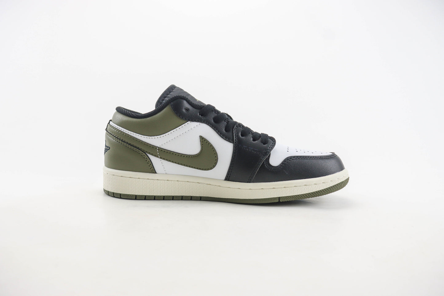 Air Jordan 1 Low Medium