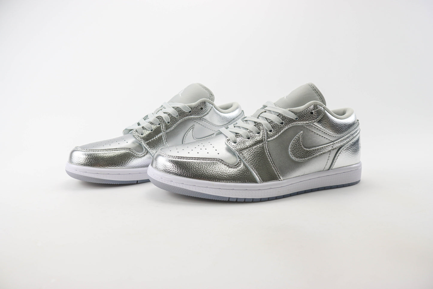 Air Jordan 1 Low Metallic Silver