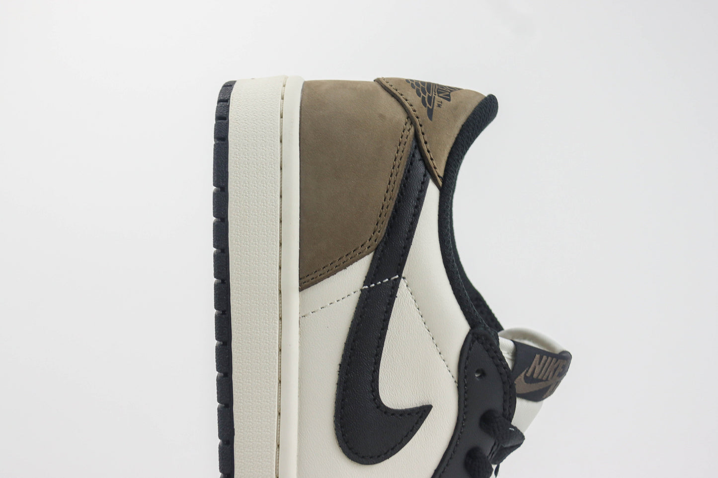 Air Jordan 1 Low Mocha