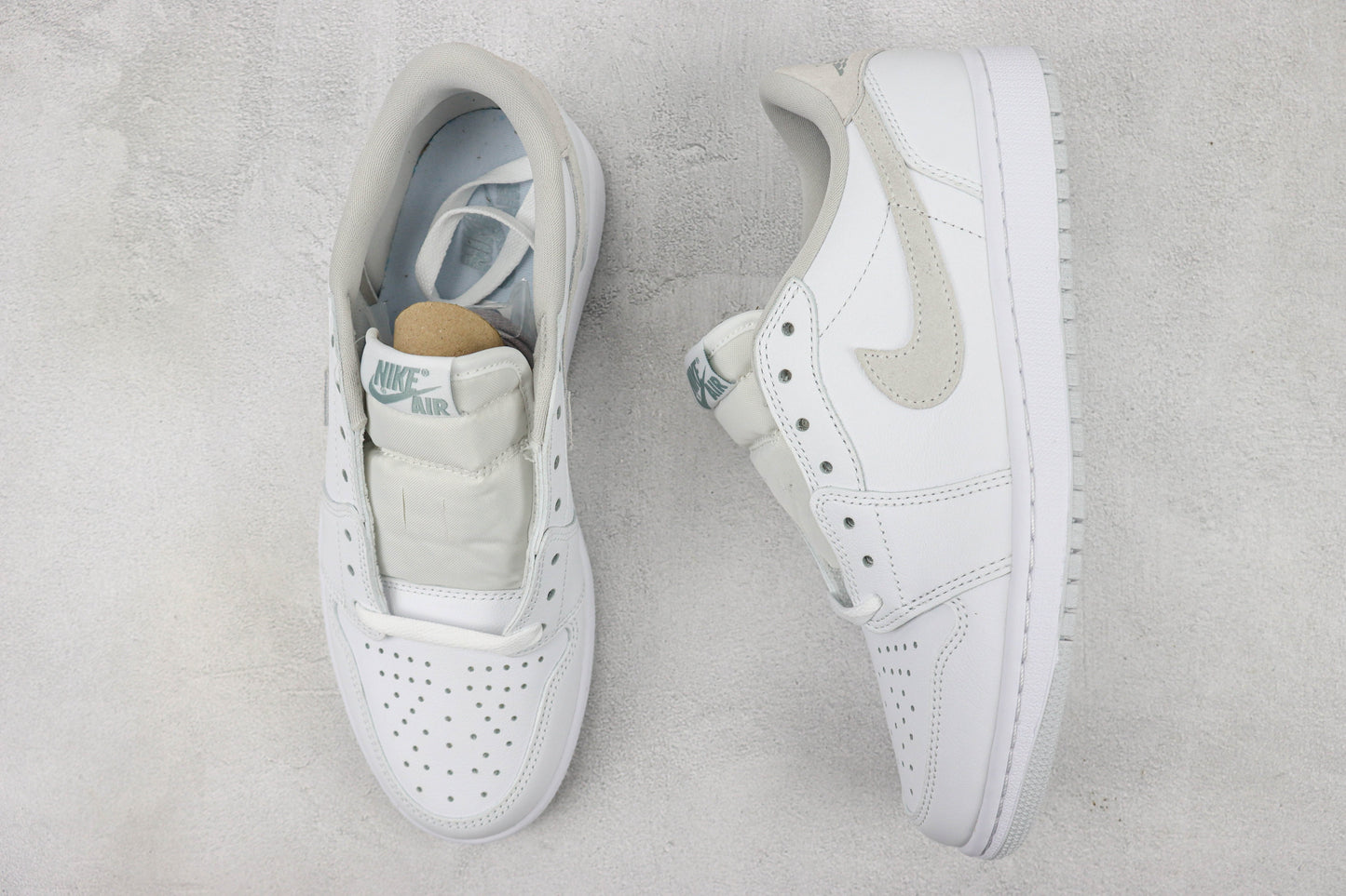 Air Jordan 1 Low Neutral Grey