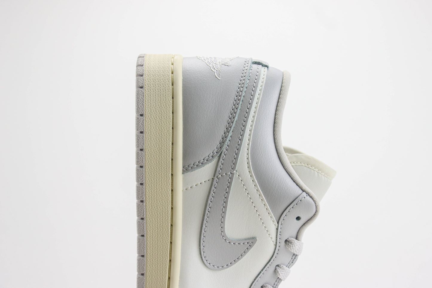 Air Jordan 1 Low Neutral Grey