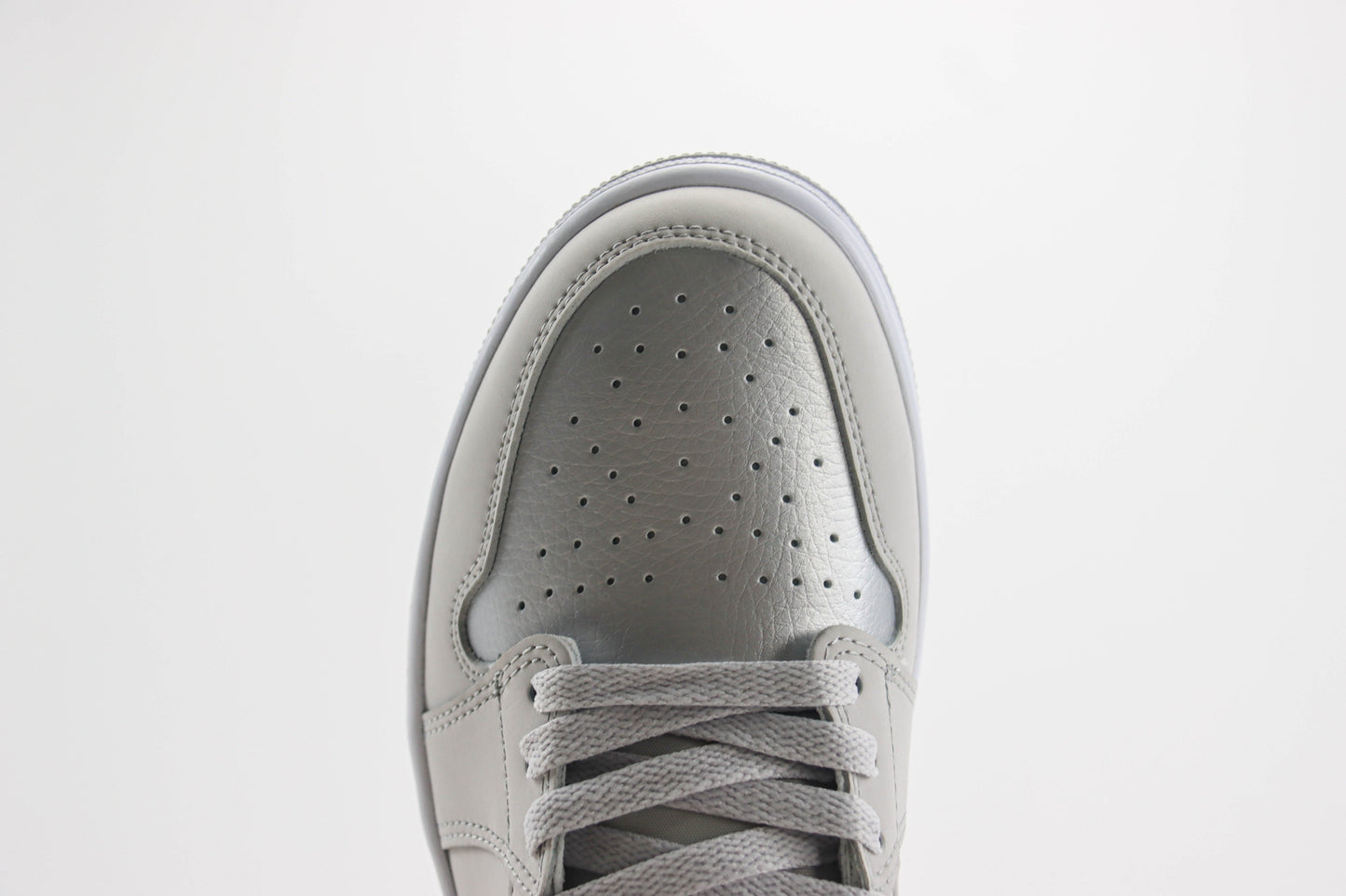 Air Jordan 1 Low Neutral Grey Metallic Silver