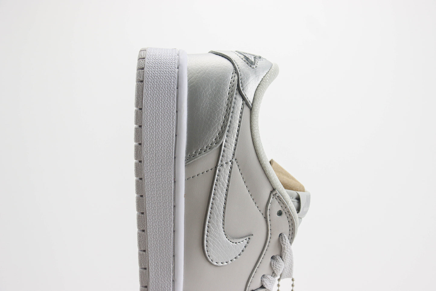 Air Jordan 1 Low Neutral Grey Metallic Silver