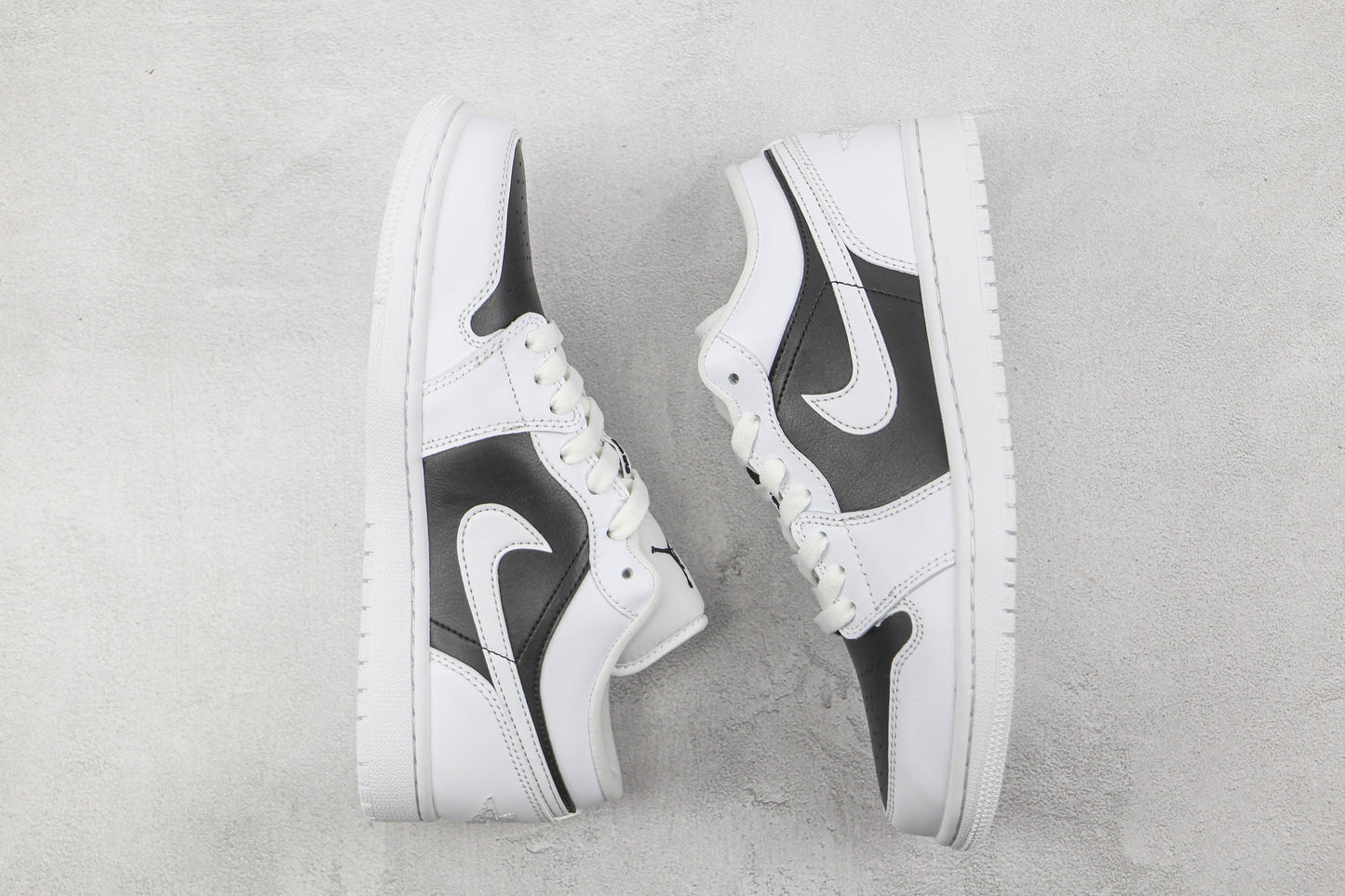 Air Jordan 1 Low Reverse Panda