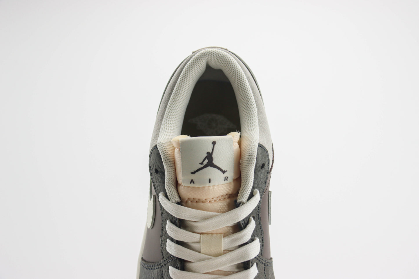 Air Jordan 1 Low SNKRS Day Korea
