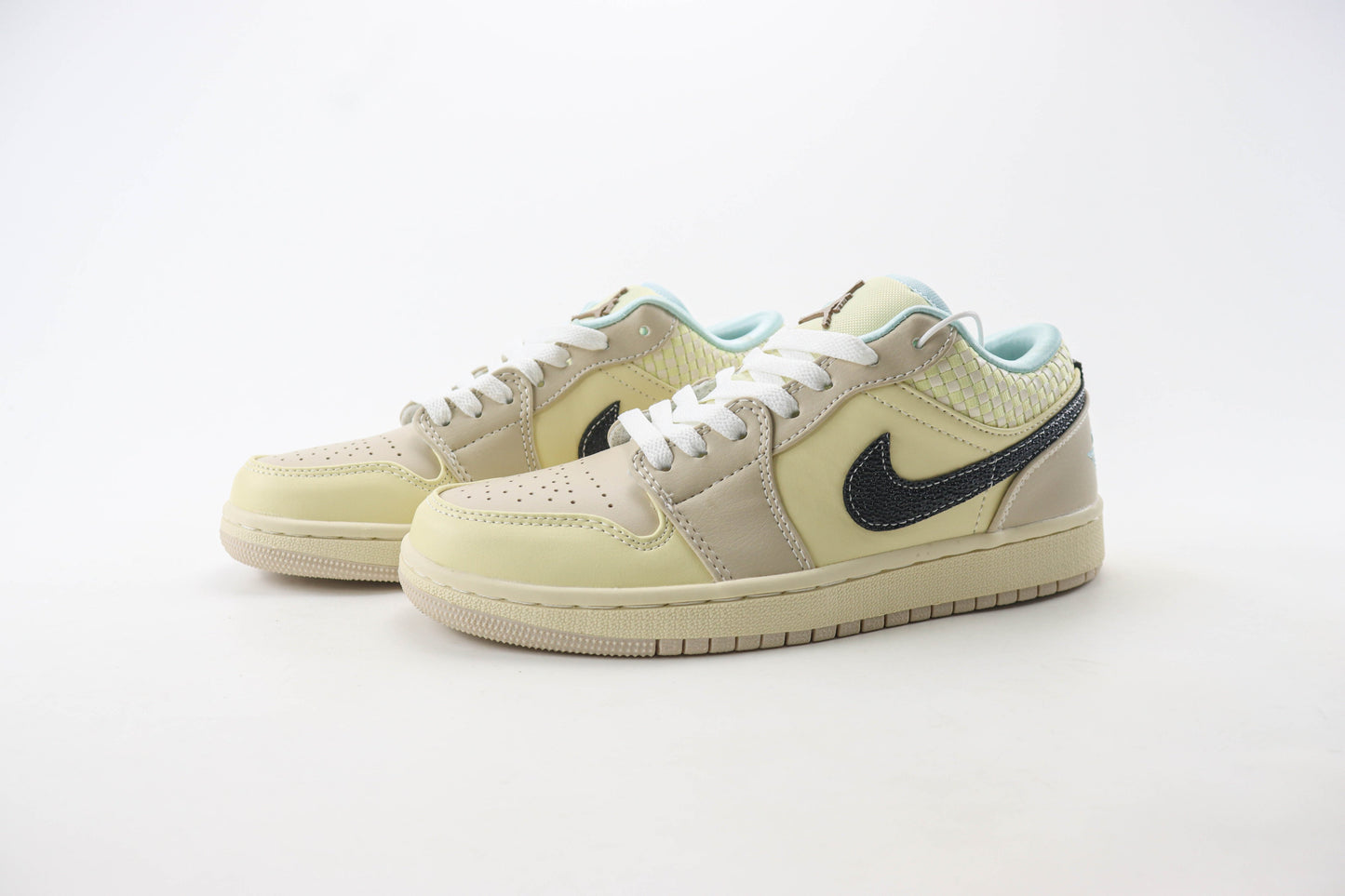 Air Jordan 1 Low Sanddrift