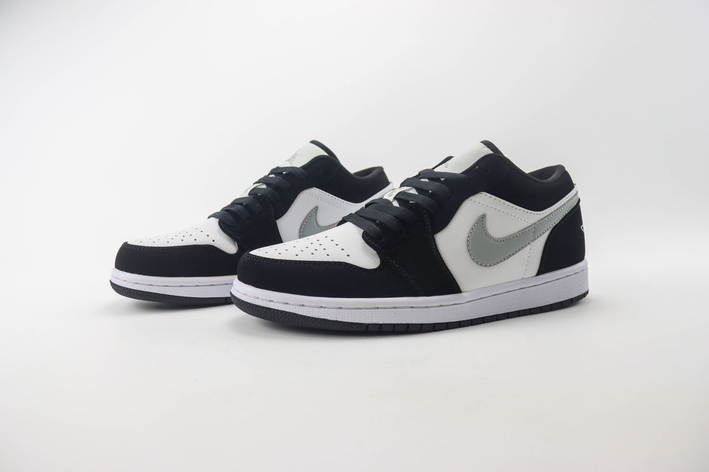 Air Jordan 1 Low Smoke Grey Toe
