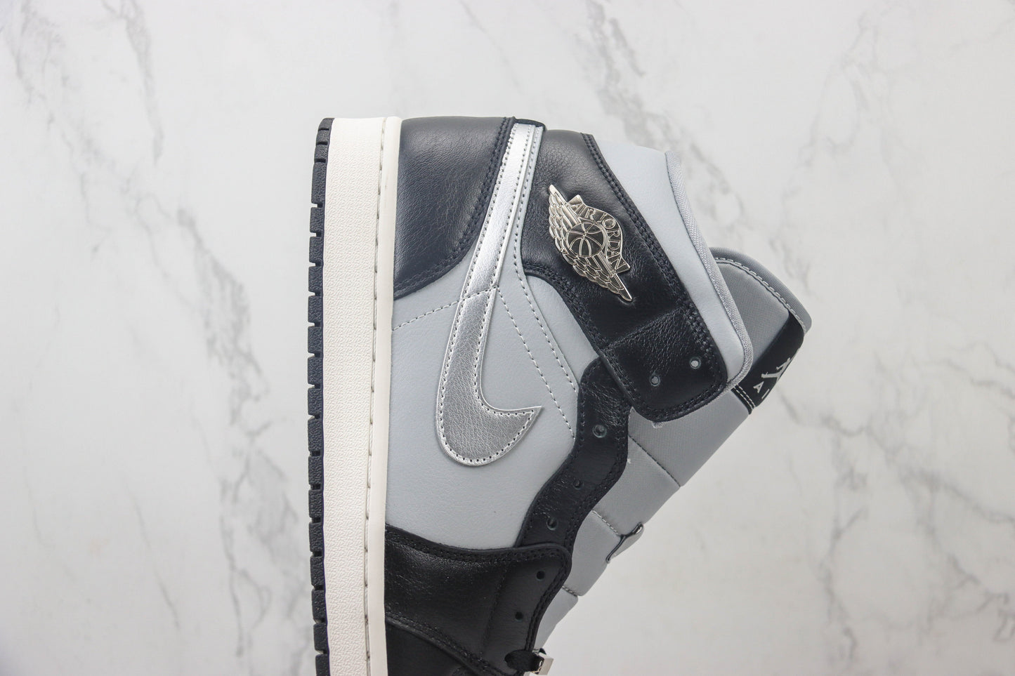 Air Jordan 1 Mid Black Chrome