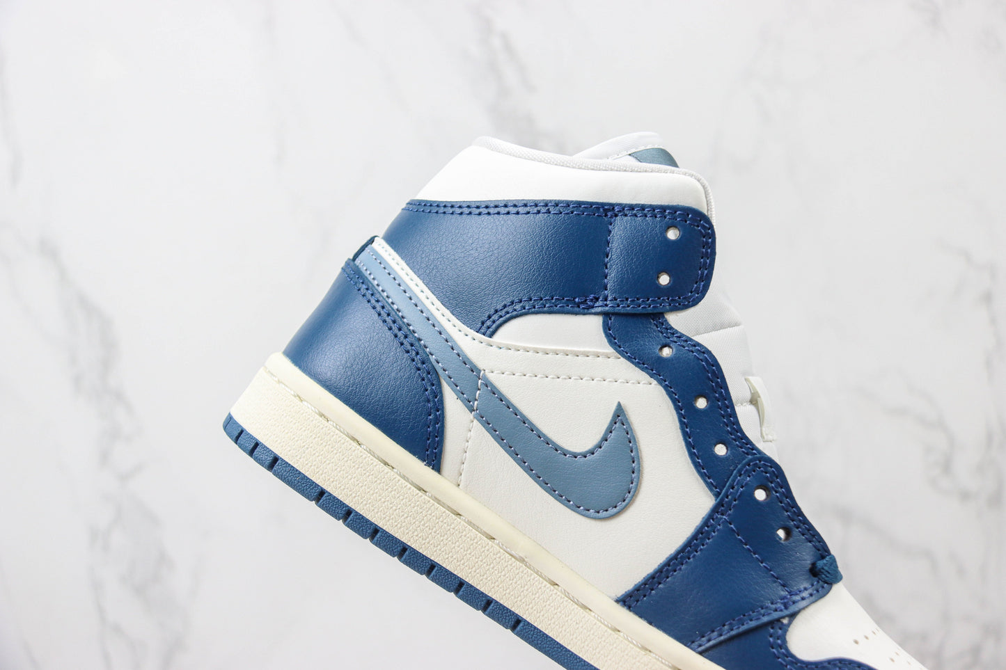 Air Jordan 1 Mid French Blue