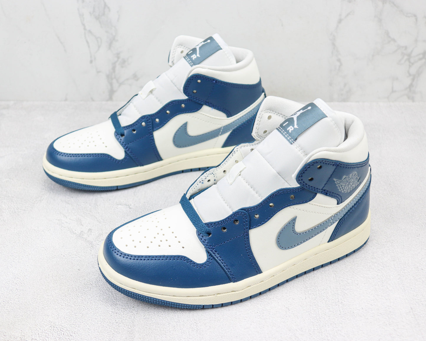 Air Jordan 1 Mid French Blue