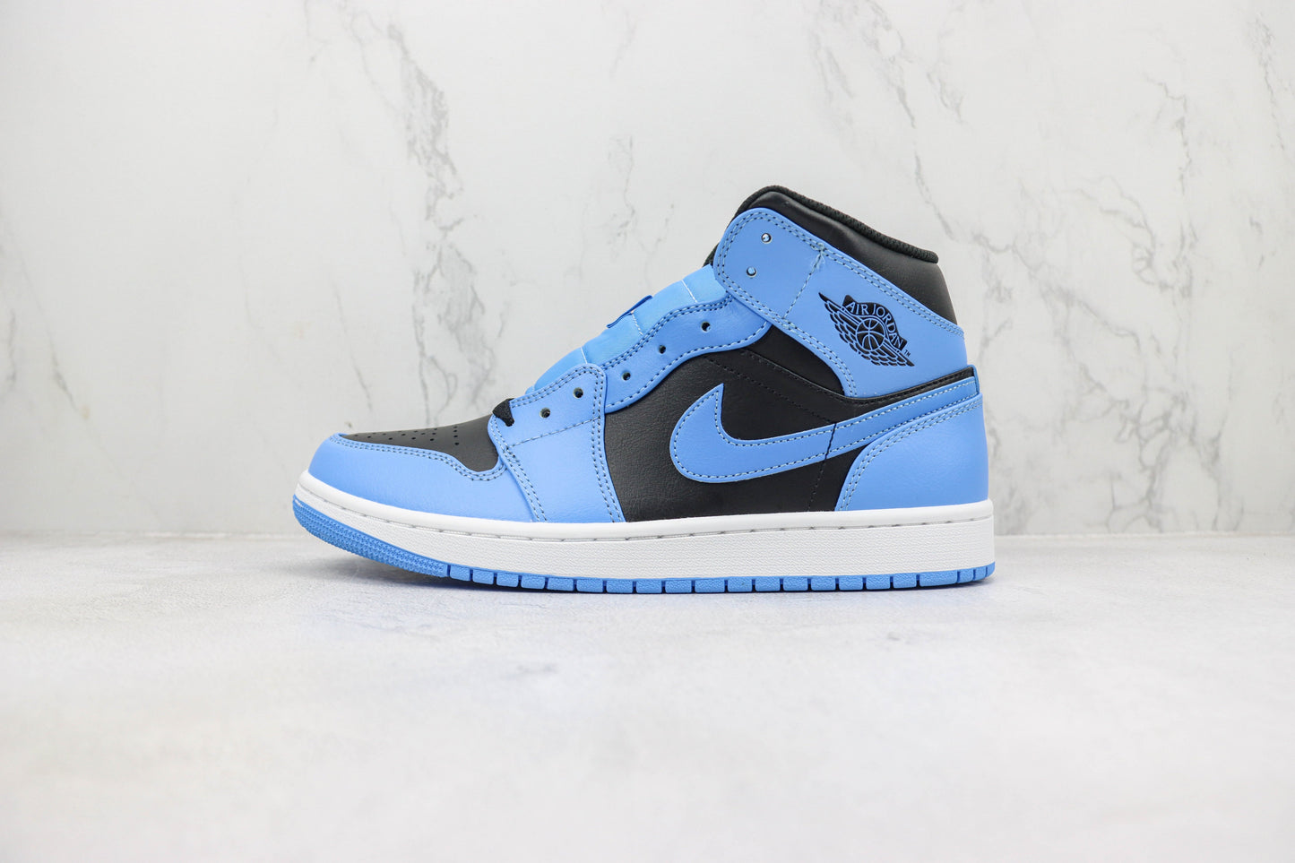 Air Jordan 1 Mid University Blue/Black