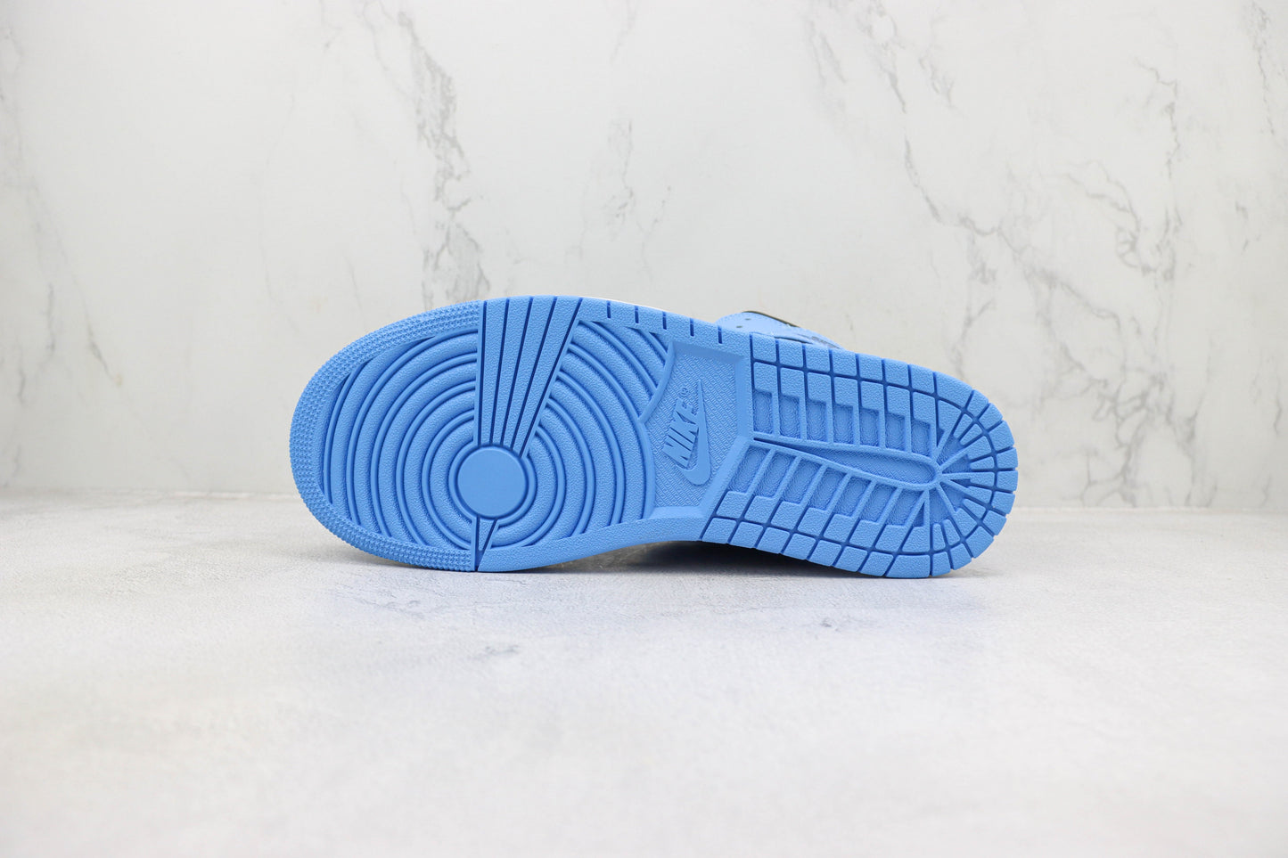 Air Jordan 1 Mid University Blue/Black