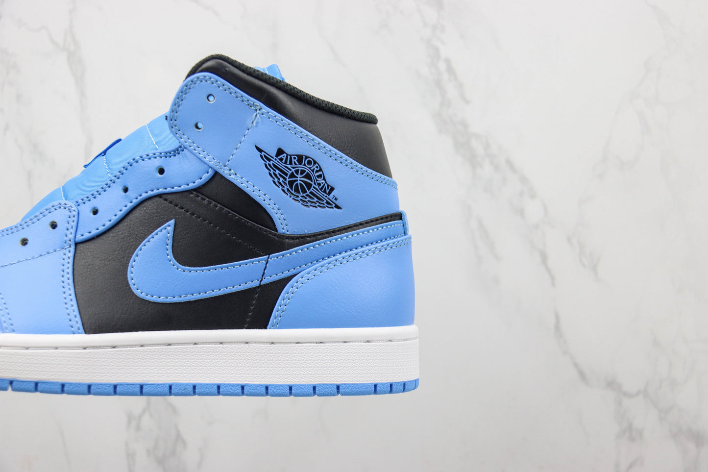 Air Jordan 1 Mid University Blue/Black