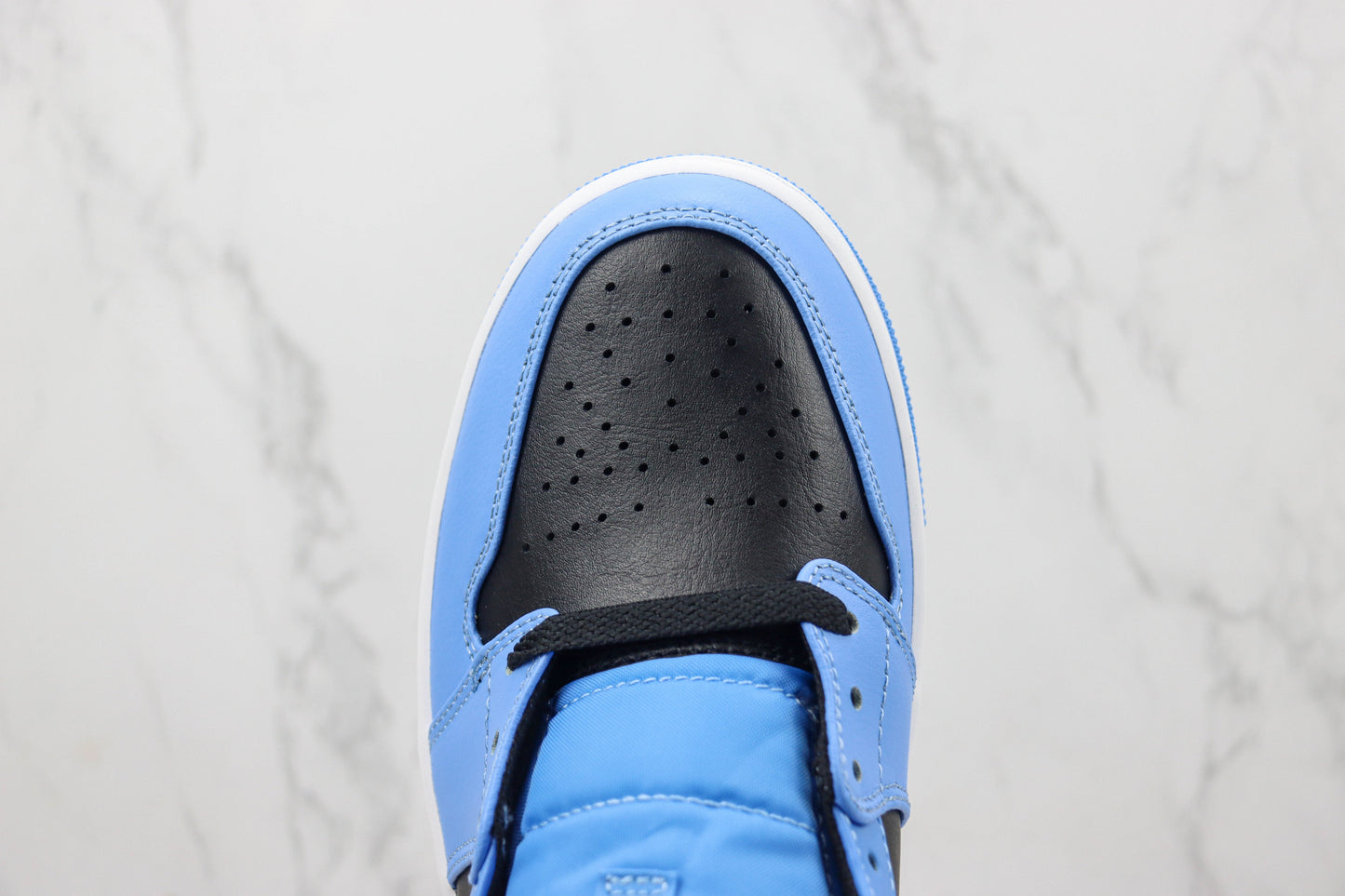 Air Jordan 1 Mid University Blue/Black