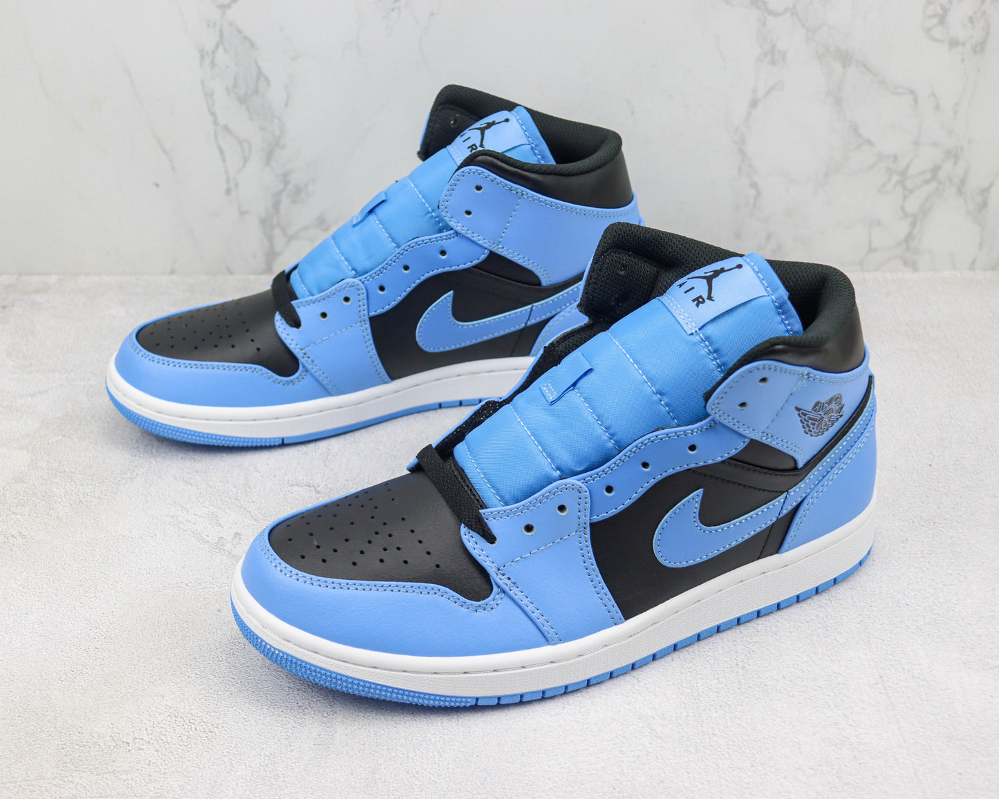 Air Jordan 1 Mid University Blue/Black
