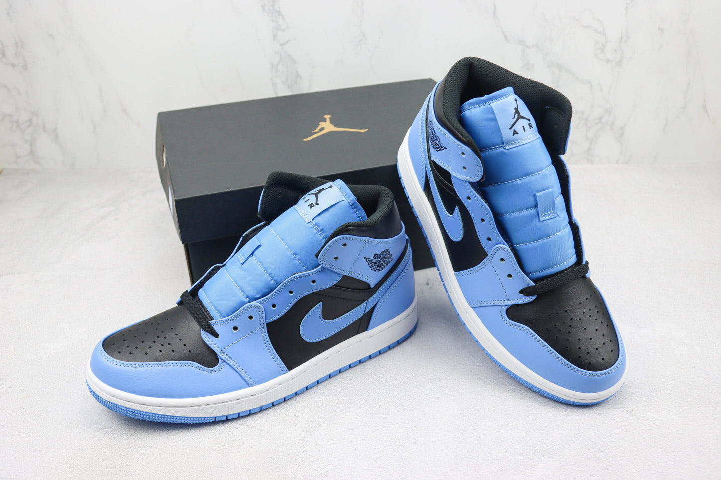Air Jordan 1 Mid University Blue/Black