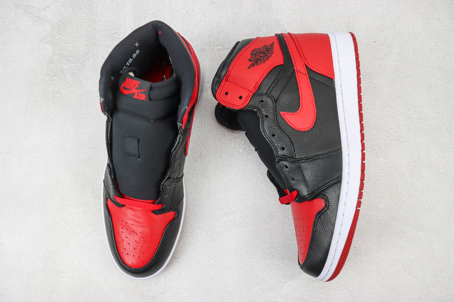 Air Jordan 1 Retro High Banned