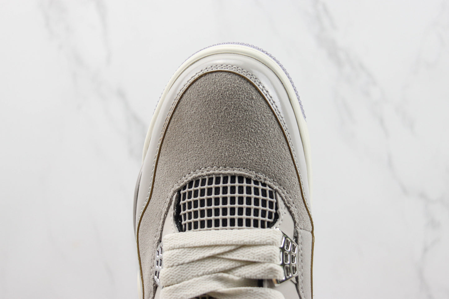 Air Jordan 4 Frozen Moments