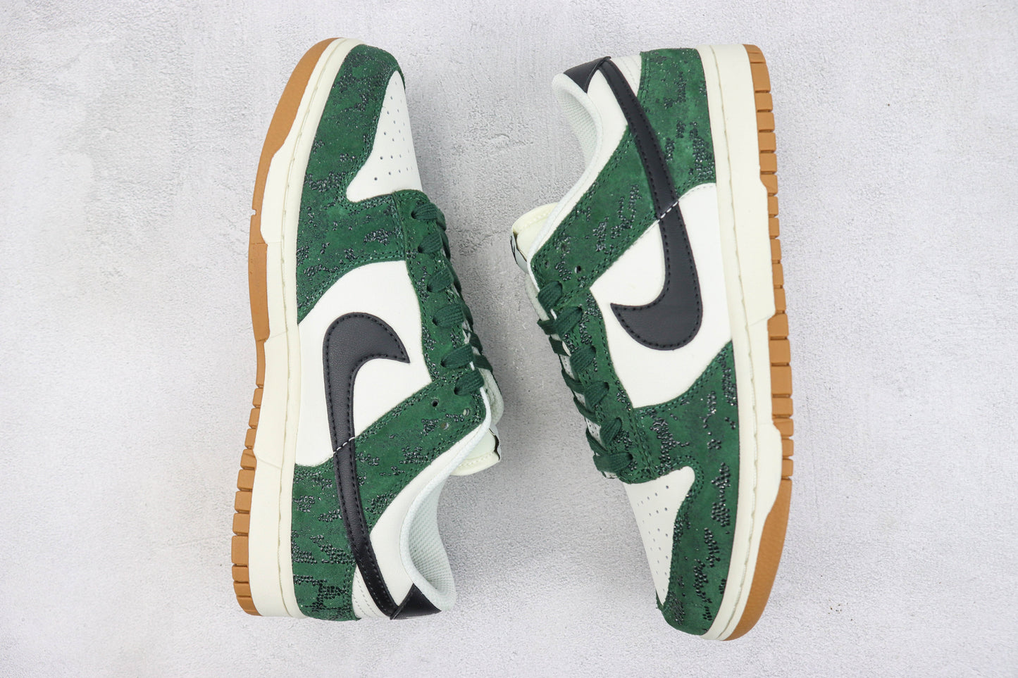 Nike Dunk Low Green Snake
