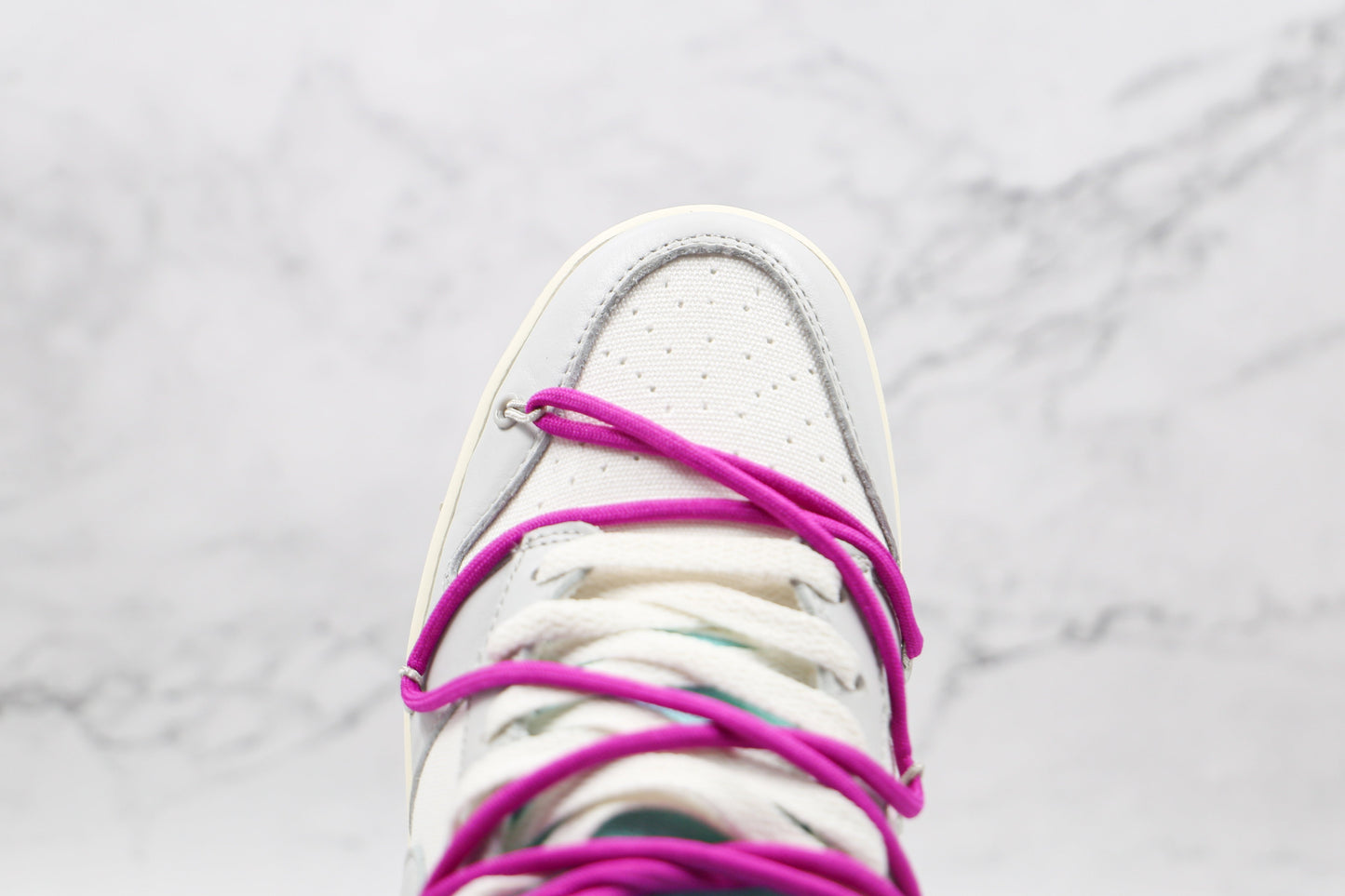 Nike Dunk Low Off White 21:50