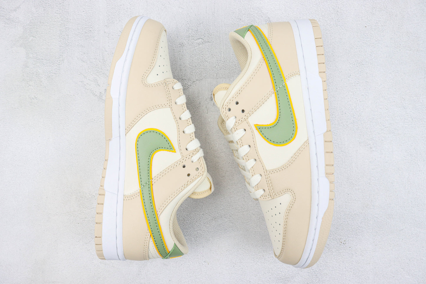 Nike Dunk Low Pale Ivory/Oil Green