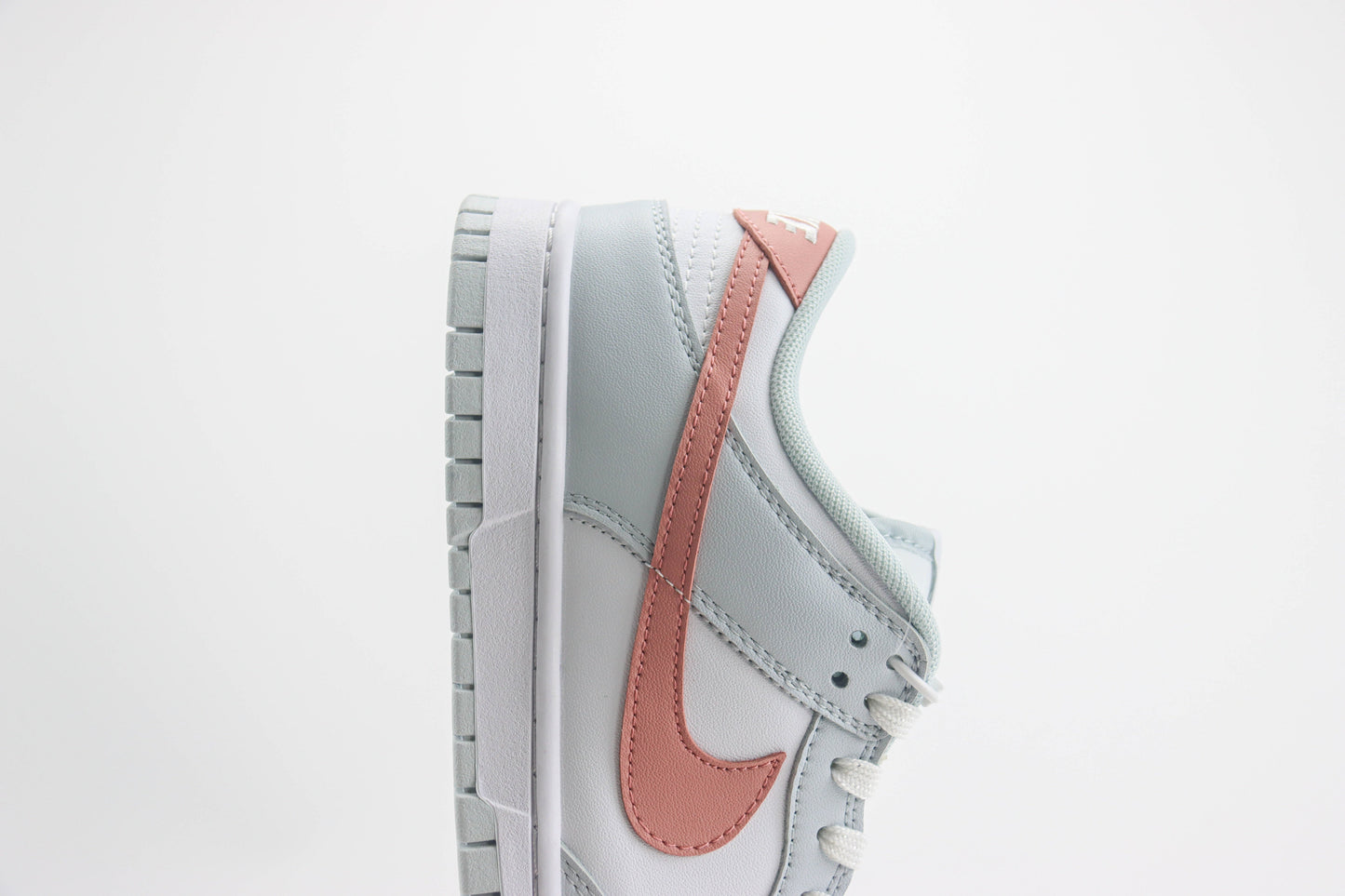Nike Dunk Low Pure Platinum Rose Whisper