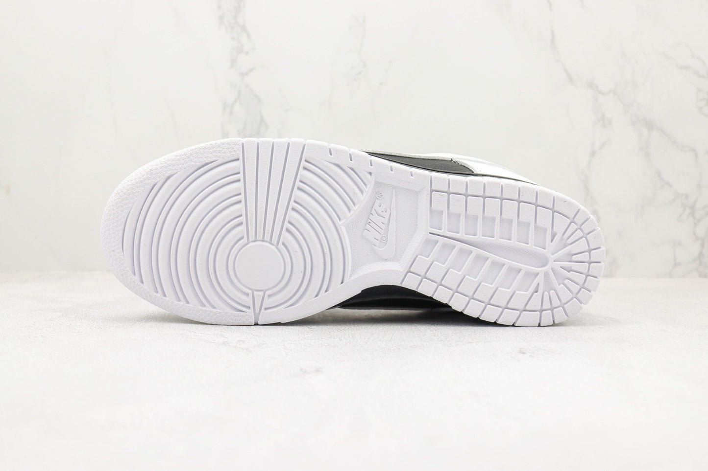 Nike Dunk Low Retro Reverse Panda