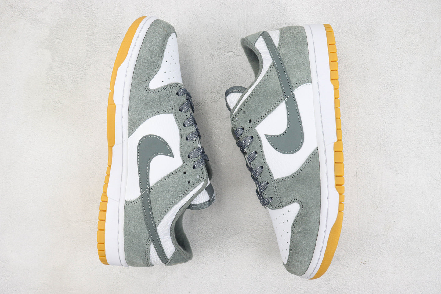 Nike Dunk Low Smoke Grey Gum