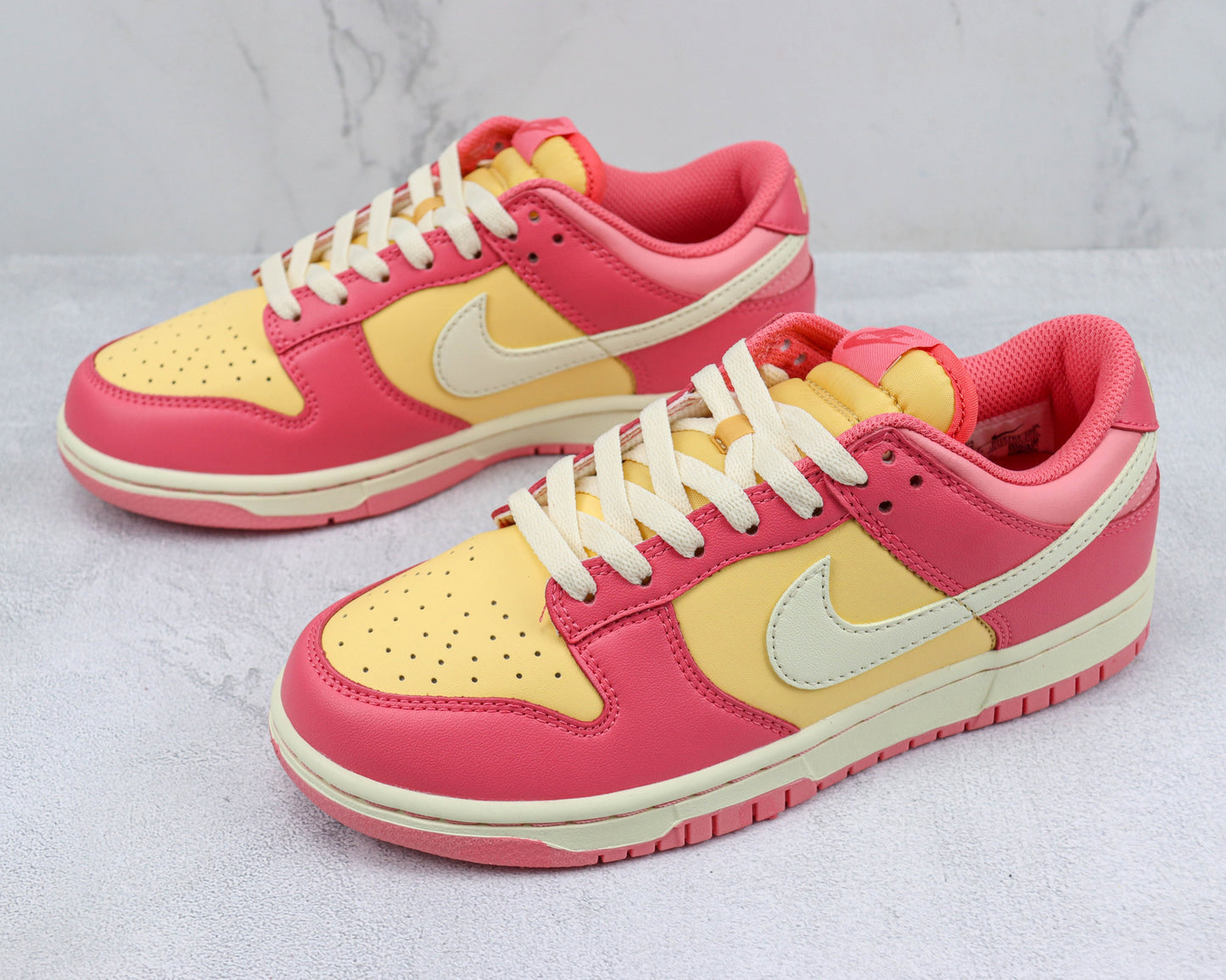 Nike Dunk Low Strawberry Peach Cream