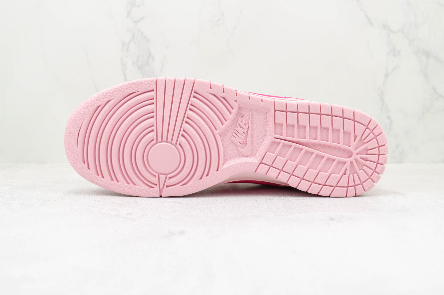 Nike Dunk Low Triple Pink