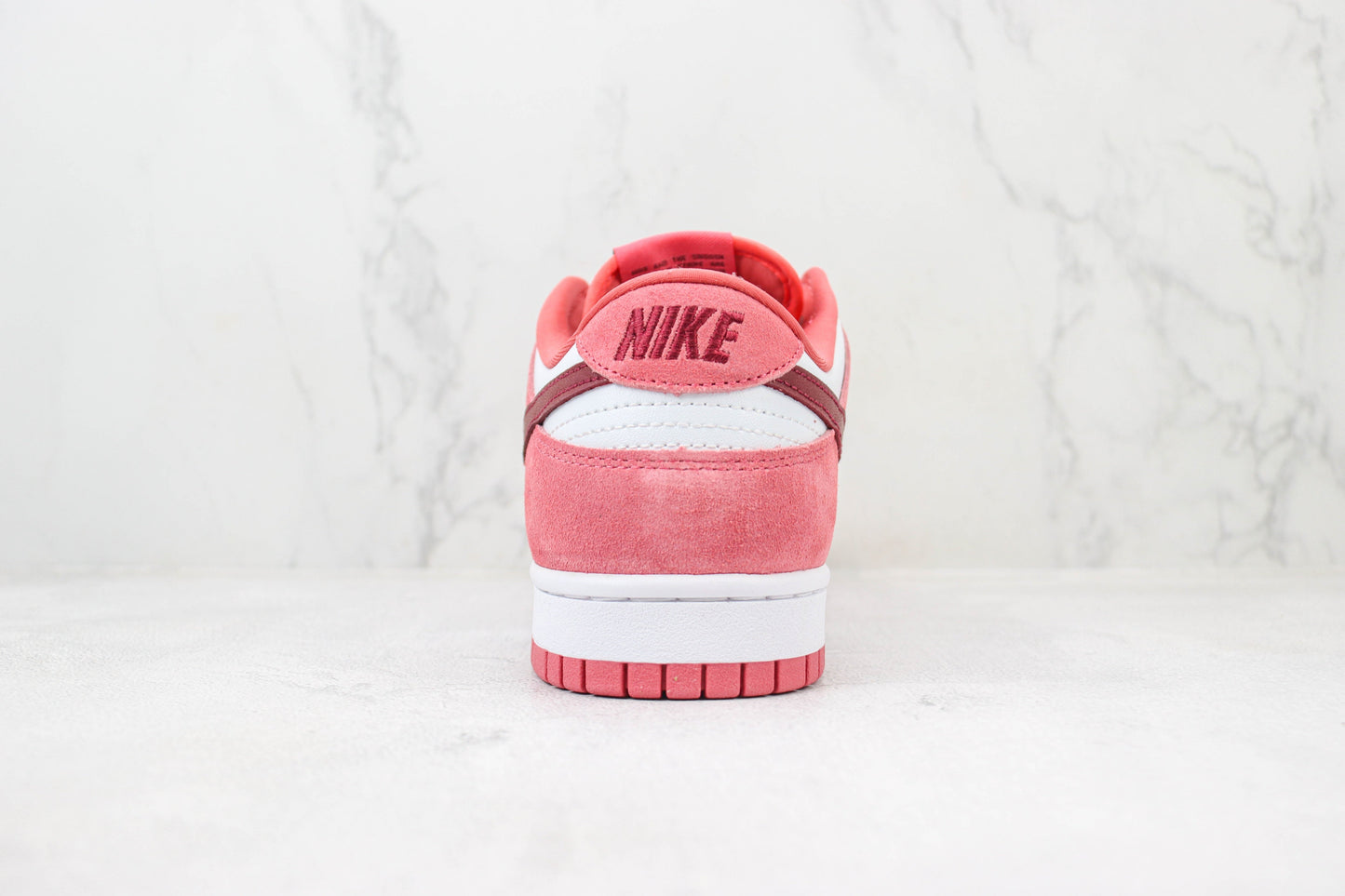 Nike Dunk Low Valentine's Day Red