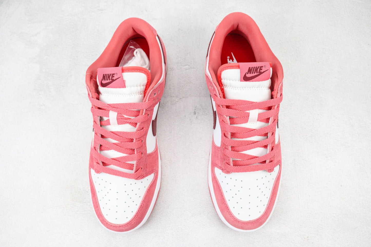 Nike Dunk Low Valentine's Day Red
