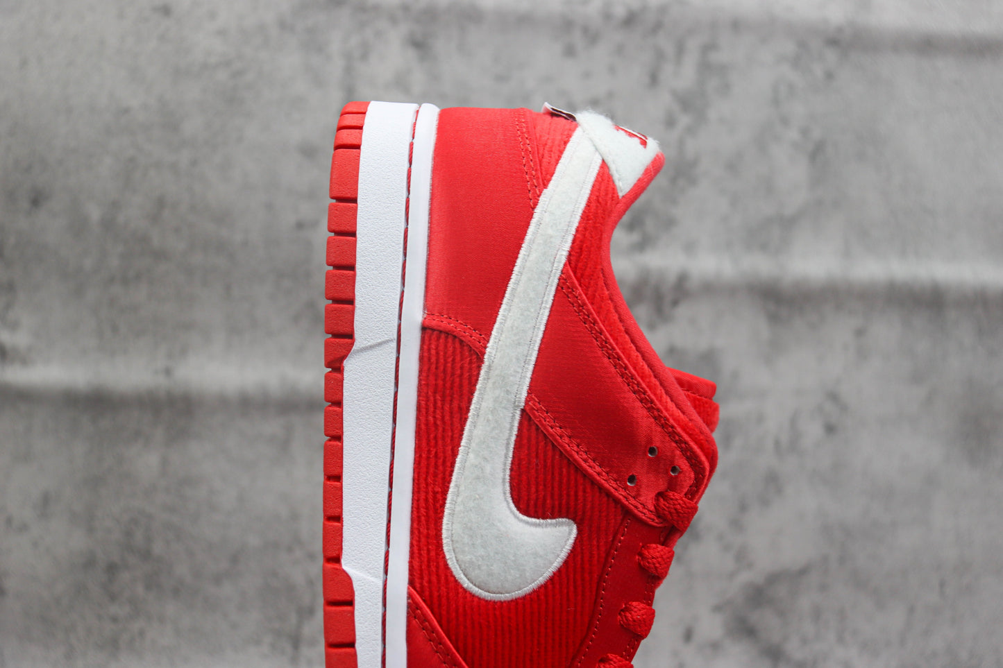 Nike Dunk Low Valentine's Day Red